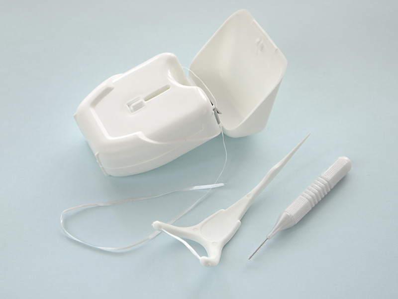 フロス歯間ブラシによる予防
